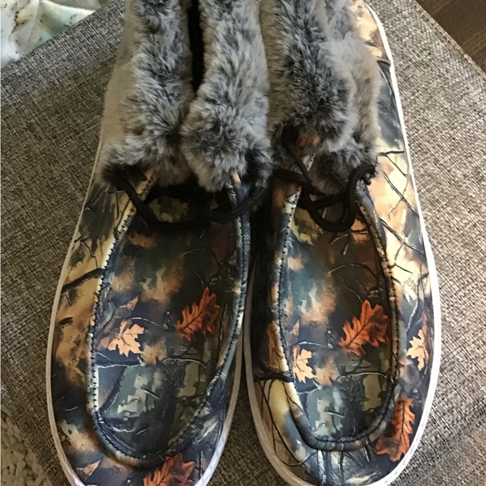 Faux-Fur Camo Leaf Slip-On Flats in Brown & Green